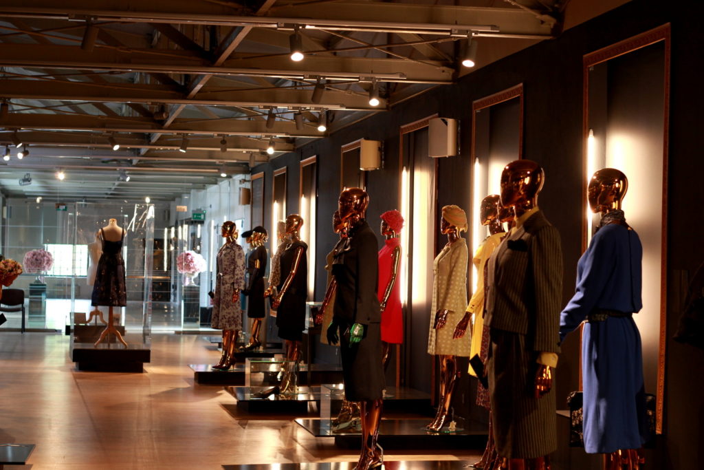 Christian Dior i ikony paryskiej mody - prywatna kolekcja Adama Leja